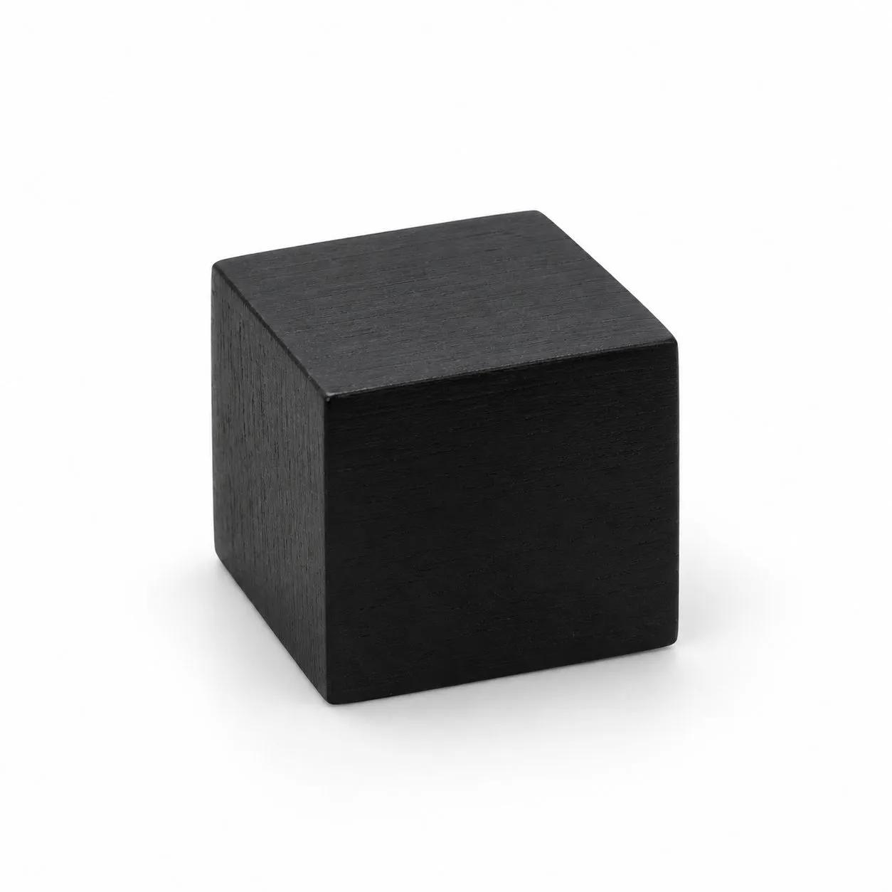 عکس درب چوبی مکعب مشکی 32×32
